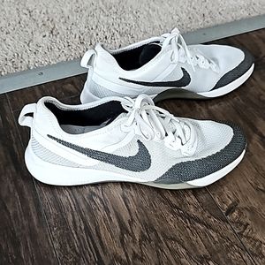 Nike Zoom Training sneakers (size 8.5)